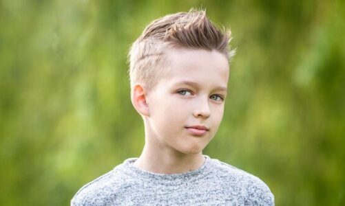 Fryzury dla rocznego chłopca: modne i praktyczne propozycje